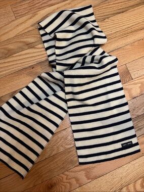 Saint James Scarf 🧣